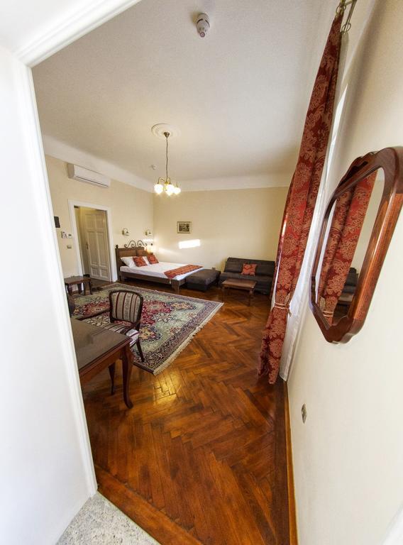 Jana Apartment *